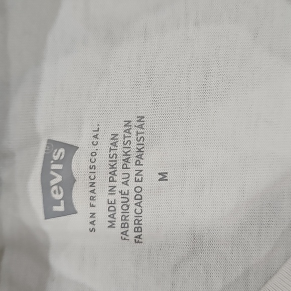 Levi's Western wear crop tee Like new condition M cactus design - Picture 7 of 7